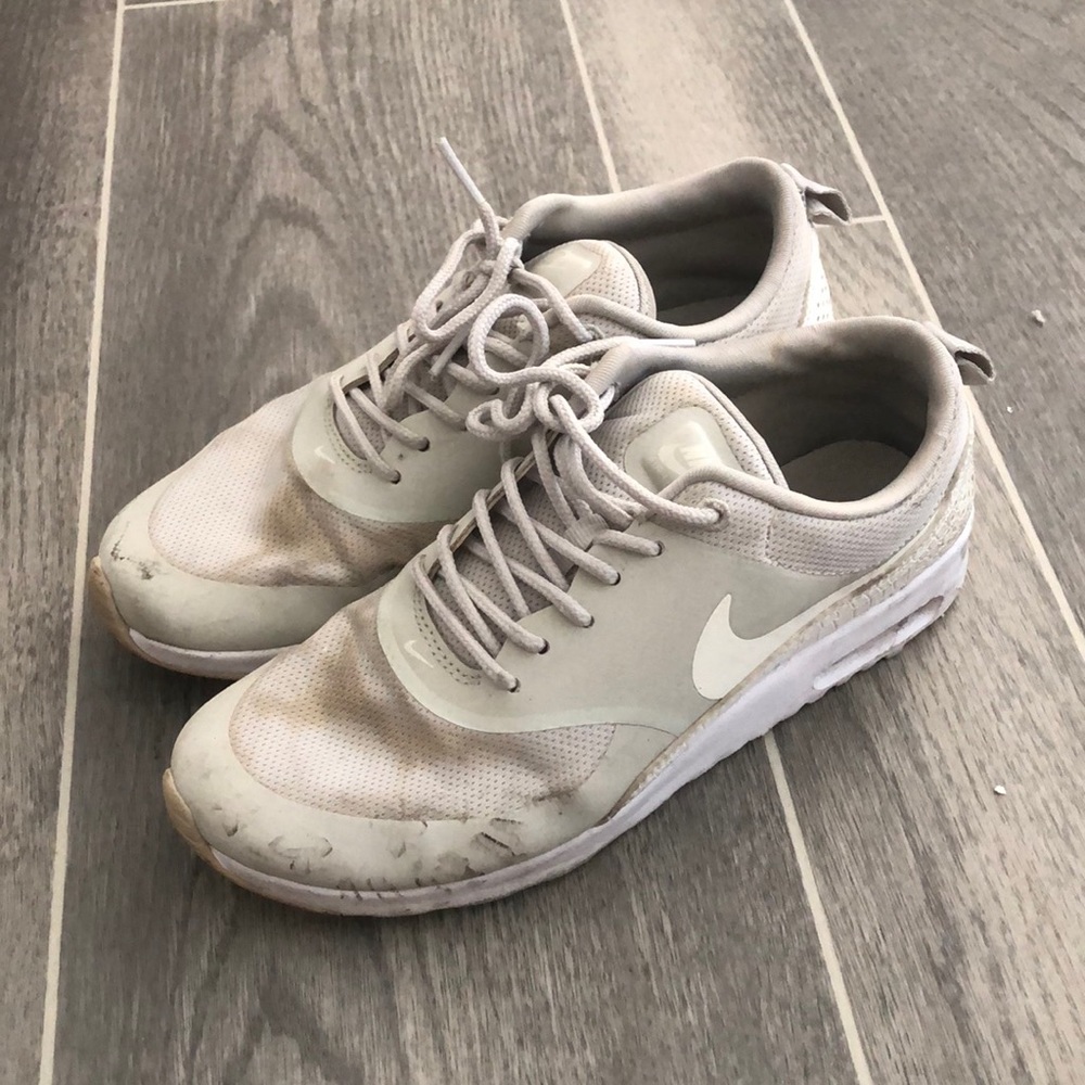 Nike beige air max thea